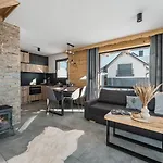 Alpehytte Tatra Village Pyzowka
